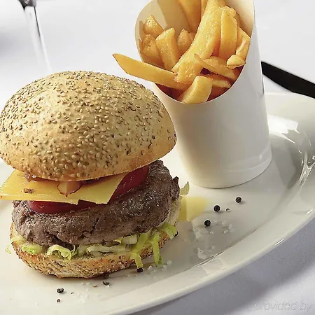 Marriott Alfa Szálloda 5*